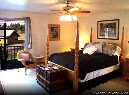 Bad Rock Bed And Breakfast Inn Columbia Falls Room photo