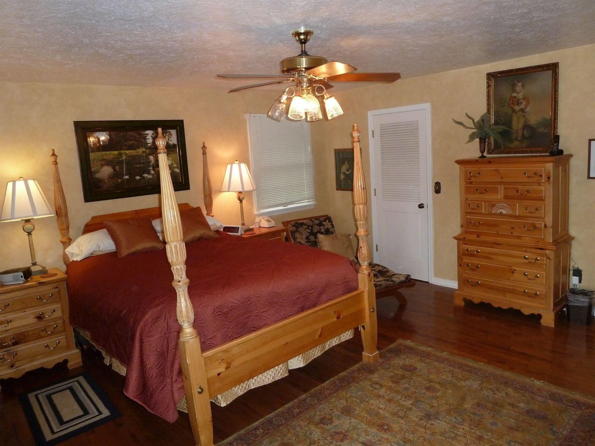Bad Rock Bed And Breakfast Inn Columbia Falls Exterior photo
